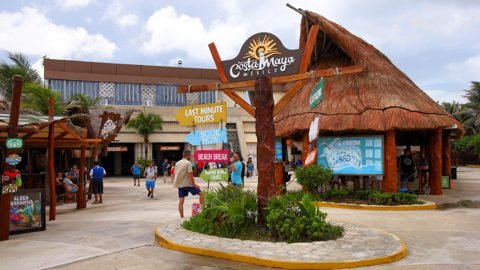 The plaza at Puerto Costa Maya