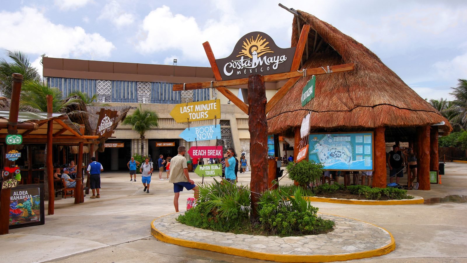 The plaza at Puerto Costa Maya