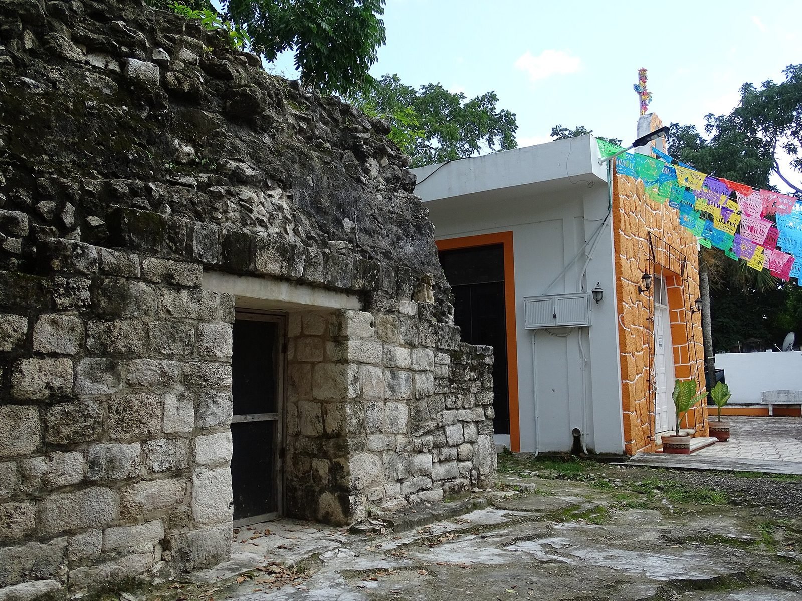 Maya temple next to the church in El Cedral