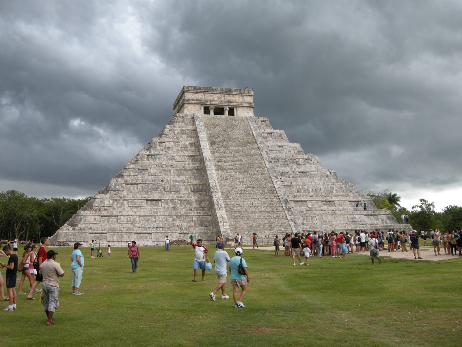El Castillo, the Temple of Kukulcán, at Chichén Itzá