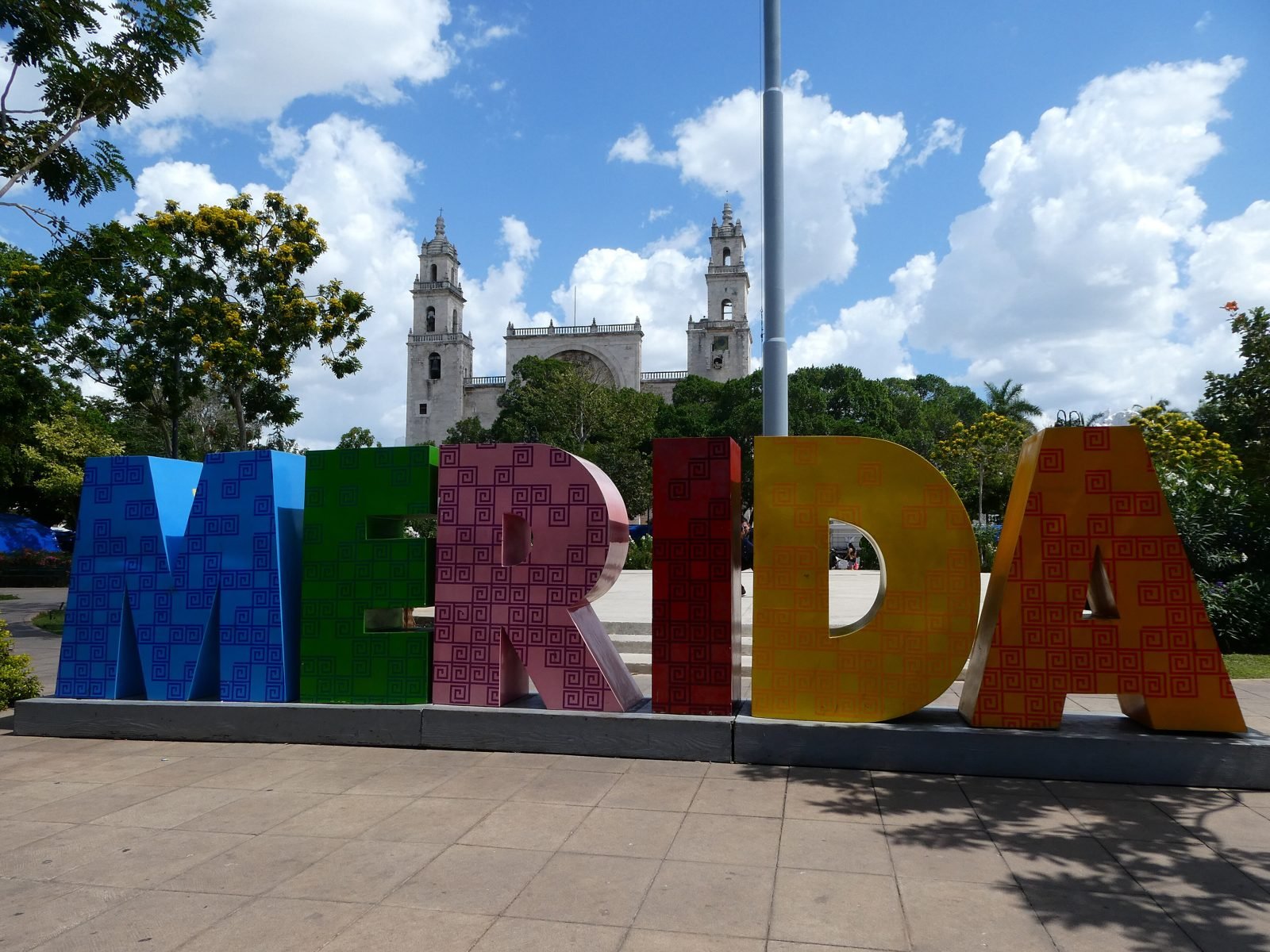 The Mérida sign with the cathedral behind it