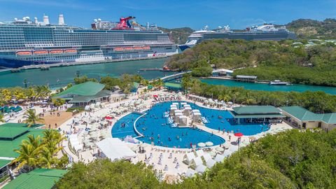 The new Mangrove Bay pool area, with cruise ships at the pier