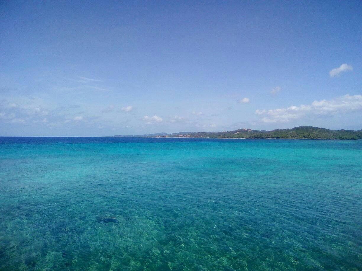 Turquoise water over the reef off Roatan